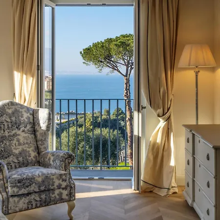 La Tuja Relais Du Parc Vico Equense