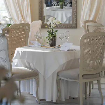 La Tuja Relais Du Parc カントリーハウス *