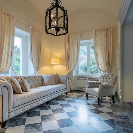 La Tuja Relais Du Parc Вико-Экуенсе