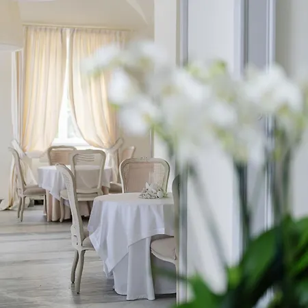 La Tuja Relais Du Parc Вико-Экуенсе