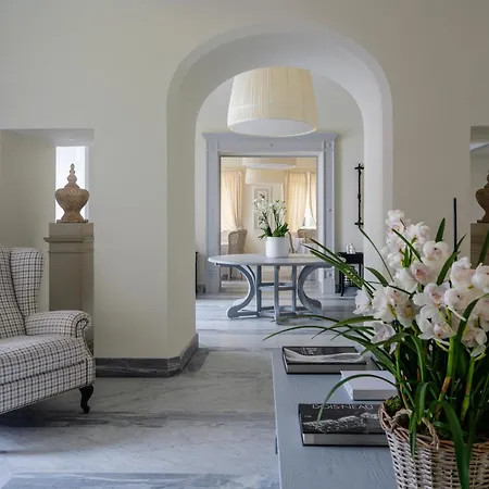 La Tuja Relais Du Parc * Вико-Экуенсе