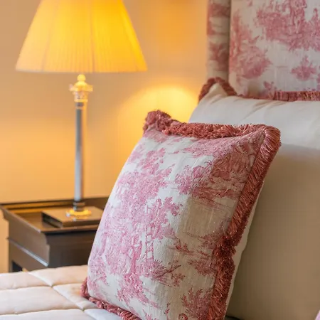 La Tuja Relais Du Parc * 维克艾库塞