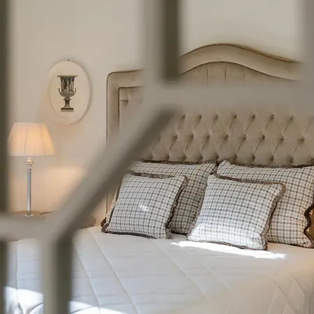 La Tuja Relais Du Parc * 维克艾库塞
