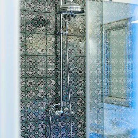 La Tuja Relais Du Parc * 维克艾库塞
