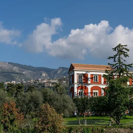 La Tuja Relais Du Parc Landhaus Vico Equense