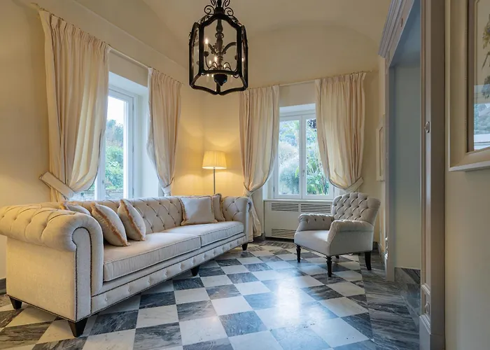 La Tuja Relais Du Parc Vico Equense