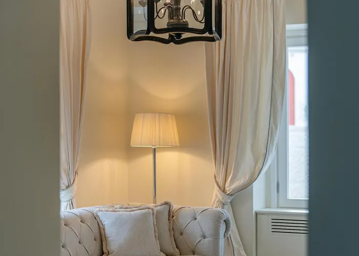 La Tuja Relais Du Parc * Vico Equense