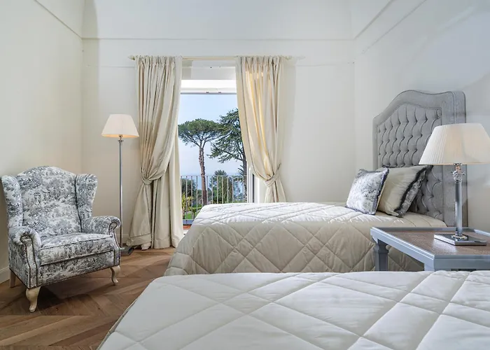 La Tuja Relais Du Parc * Vico Equense