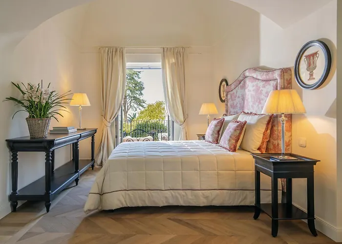 La Tuja Relais Du Parc Vico Equense